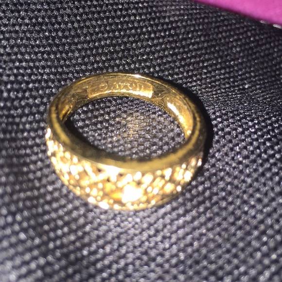 Vintage Avon ring - Picture 2 of 8